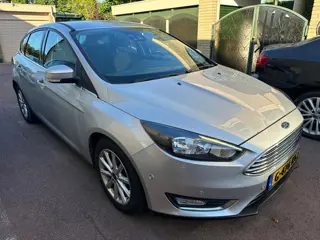 Ford Focus 1.0 Titanium Navigatie PDC