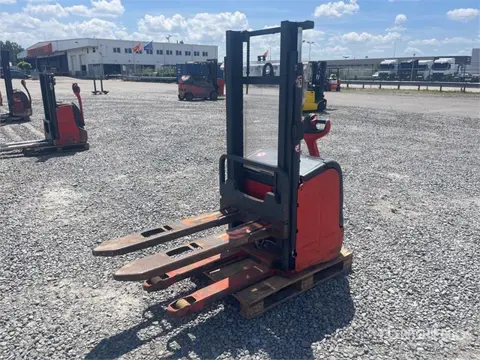 Linde L14 Electric Stacker (bj 2010)