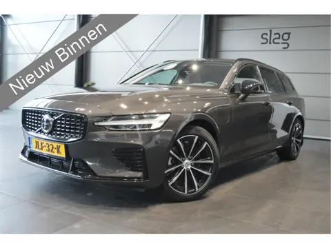 Volvo V60 2.0 T6 Plug-in hybrid AWD Plus Dark leer trekhaak !!