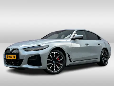 BMW i4 eDrive40 High Executive 84 kWh / Trekhaak / 360Camera / Head-up / Leder / 19'' / Navigatie / 