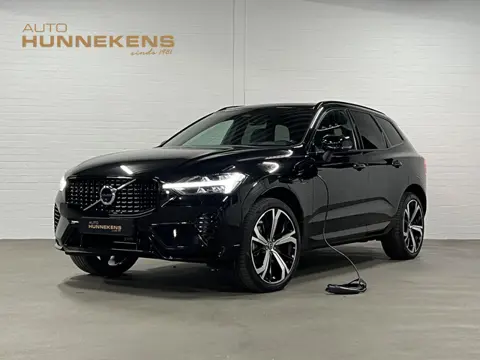 Volvo XC60 2.0 T6 Plug-in hybrid AWD Plus Dark Trekhaak | Open dak | 360 camera | Stuur-/stoelverwar