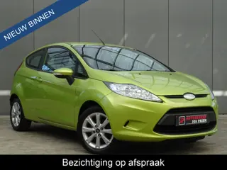Ford Fiesta 1.25 Trend * 4 SEIZOENSBANDEN * CARPLAY !!