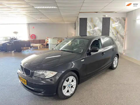 BMW 1-serie 116i High Executive,Airco,Cruise,Stoelverwarming,Parksensoren,Lm velgen,2 sleutels+factu