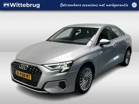 Audi A3 Limousine 30 TFSI Business edition / AUTOMAAT/ PARKEER SENSOREN/ SMARTPHONE INTERFACE/ CRUIS