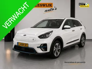 Kia e-Niro DynamicPlusLine 64 kWh Navigatiesysteem | Open dak | Parkeersensoren |Stoelverwarming | L