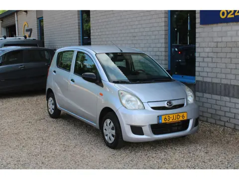 Daihatsu Cuore 1.0 Trend 5DRS Automaat (bj 2009)