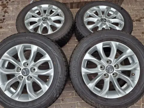 Mazda velgen met oude winterbanden