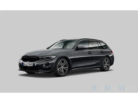 BMW 3 Serie Touring 330e 292 pk xDrive High Executive M-Sportpakket / BTW-Auto/  Pano-Dak/ Adap.Crui