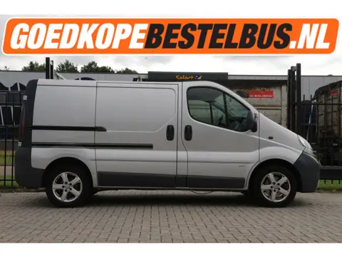 Opel Vivaro 2.5 DTI 135PK / L1H1 / MARGE / Trekhaak..
