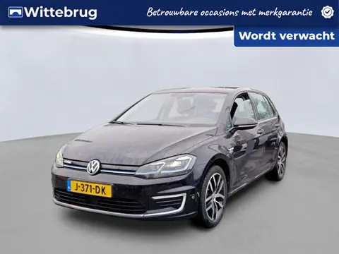 Volkswagen e-Golf E-DITION 136pk / Virtual Cockpit / Parkeersensoren / LM 17'' / Navi / LED / Clima