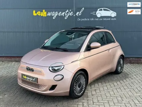 Fiat 500 e Icon 42 kWh *schuifdak *camera *keyless *carplay