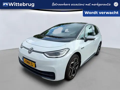 Volkswagen ID.3 First Plus 58 kWh 204pk / Zwart Dak / LM 19'' / Camera / Keyless / verw. Voorstoelen