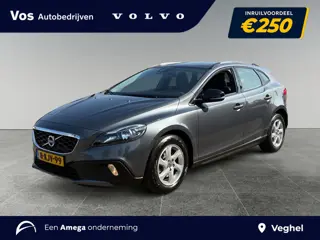 Volvo V40 Cross Country T4 Momentum | Panoramadak | Trekhaak afneembaar | Dealerondehouden | 1e eige