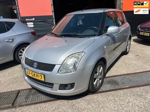 Suzuki Swift 1.3 Exclusive / AUTOMAAT 5drs /airco