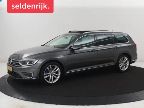 Volkswagen Passat 1.4 TSI GTE | Panoramadak | Stoelverwarming |  Trekhaak | Adaptive cruise | Camera