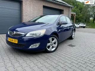 Opel Astra 1.4 Turbo Rhythm ECC PDC 2012