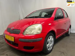 Toyota Yaris 1.3 VVT-i Terra - Lakschade - Schade