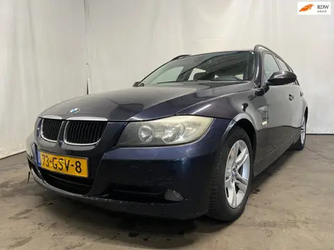 BMW 3-serie Touring 320i Business Line - Schade