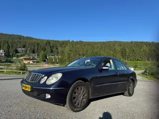 Mercedes-Benz E-klasse 200 K. Classic. Zeer goed onderhouden, rekeningen netjes aanwezig!