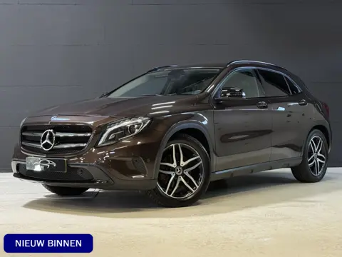 Mercedes-Benz GLA 250 Ambition | AMG Pakket | Stoelverwarming | Trekhaak afneembaar