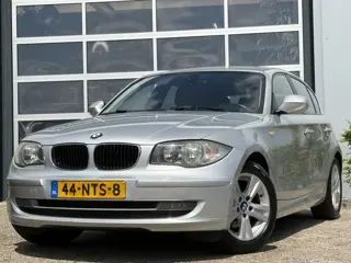 BMW 1-serie 118i Business Line 143pk | Airco automatisch | Cruise control | Lederen bekleding | Lich