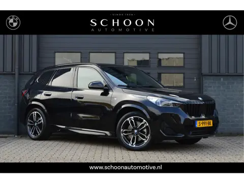 BMW X1 xDrive23i | M-PAKKET | 360 CAM | H&K | MASSAGE | HUD | KEYLESS |