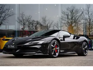 Ferrari SF90 Stradale 4.0 V8 / Carbon Interieur + Exterieur / Lifting
