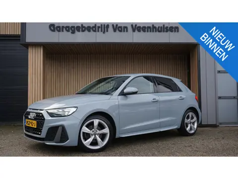 Audi A1 Sportback 30 TFSI 110pk 5Drs S-Line Automaat LED Navi Stoelverwarming Sfeerverlichting 17inc