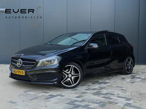 Mercedes-Benz A-klasse 180 AMG/in/exterieur, Panorama/Dak, Night/Pakket, Leder, Sport/Stoelen, Led/V