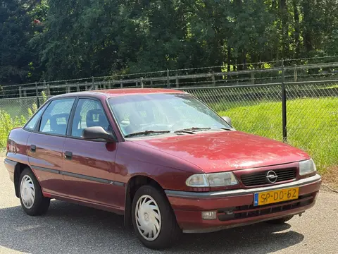 Opel Astra 1.6i Sport