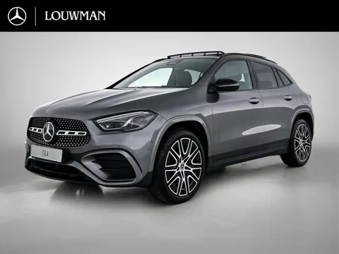Mercedes-Benz GLA 250 e 140 Year Edition | Premium Plus pakket | Nightpakket | Parkeerpakket met 360