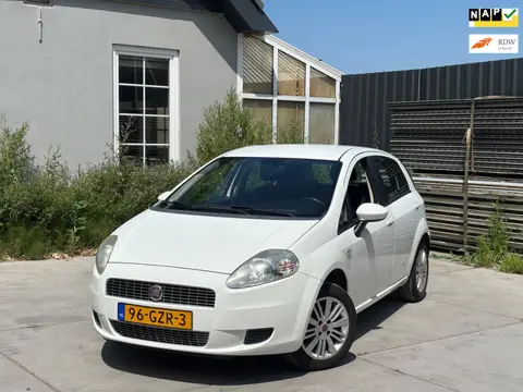 Fiat Grande Punto 1.4 Edizione Lusso | Automaat | Airco | El. Ramen | NAP | Trekhaak | Velgen | D. R