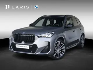 BMW X1 xDrive25e SoH 100% | M Sportpakket | Travel Pack | Stuurwielrand verwarmd | 20 inch | M Adapt