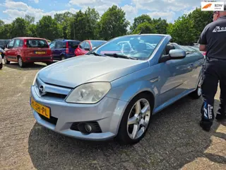Opel Tigra TwinTop 1.8-16V Linea Rosso