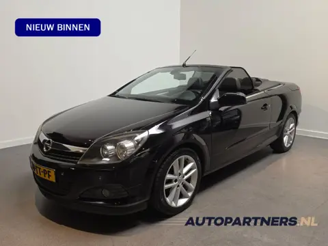 Opel Astra TwinTop 1.8 Cosmo Cabrio - Apple Carplay/Android Auto - Stoelverwarming - Halfleder