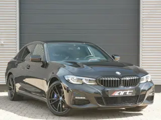 BMW 3-serie 330e M-Sport Shadow, M-Stoelen, Memory, Head-up, Adapt.