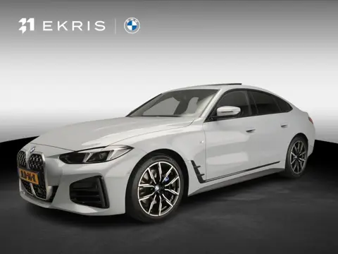 BMW 4 Serie Gran Coupé 430i xDrive | M-Sportpakket | LED | Navigatie | Schuifdak | Sportstoelen | St