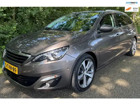 Peugeot 308 SW 1.2 e-THP Première 2014 NAP PANO CLIMA NIEUWE DISTRIBUTIERIEM