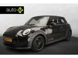 MINI 3-deurs Cooper Automaat / Leder / Sportstoelen / Park assist / Harman-Kardon / LED / Getint gla