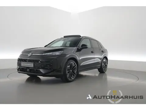 Volkswagen T-Roc 1.5 eTsi R-Line First Edition | Dig. Cockpit | IQ Light | Pano | Adapt. Cruise | Tr