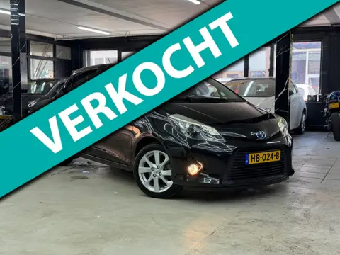 Toyota Yaris 1.5 Full Hybrid Dynamic Pano | Navi | camera
