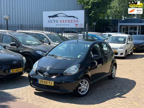 Toyota Aygo 1.0-12V + Aut/Airco/Navi/Carplay/2E Eigenaar/Nap/Dealer Onderhoud/2 sleutels aanwezig/Ni