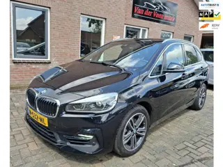 BMW 2-serie Active Tourer 218i Executive Edition M-pakket. Dealer onderhouden! O.a. pano, nav, camer