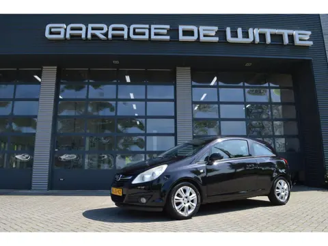 Opel Corsa 1.4-16V Cosmo