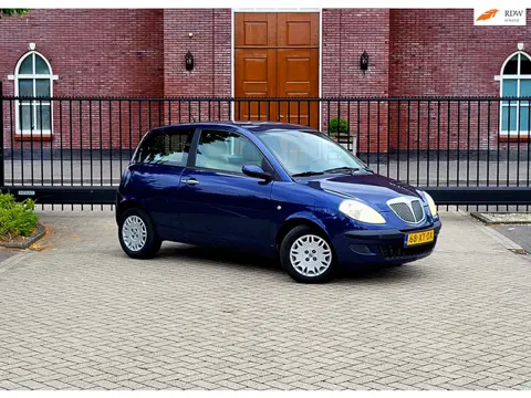 Lancia Ypsilon 1.4-16V Argento DFN / Automaat / Airco / Nap / Apk