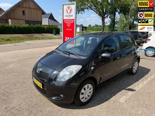 Toyota Yaris 1.3 VVTi Sol