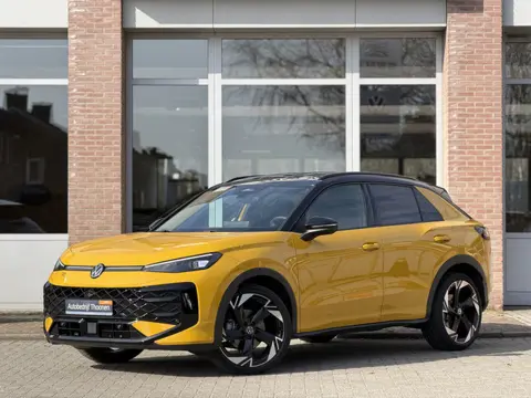 Volkswagen T-Roc 1.5 eTsi R-Line First Edition | HUD | 360° camera | 20 "