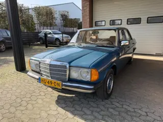 MERCEDES-BENZ 200 W123 200 Automaat Schuifdak NL-auto MET WERK