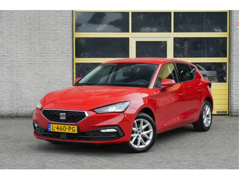 SEAT Leon 1.0 TSI 5drs Reference BJ2021 Lmv 16" | Led | Trekhaak | App-Connect | Climate control | C