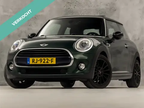 MINI Mini 1.5 Cooper Sport Automaat (PANORAMADAK, JCW PACK, NAVIGATIE, CLIMATE, ZWART HEMEL, SPORTST